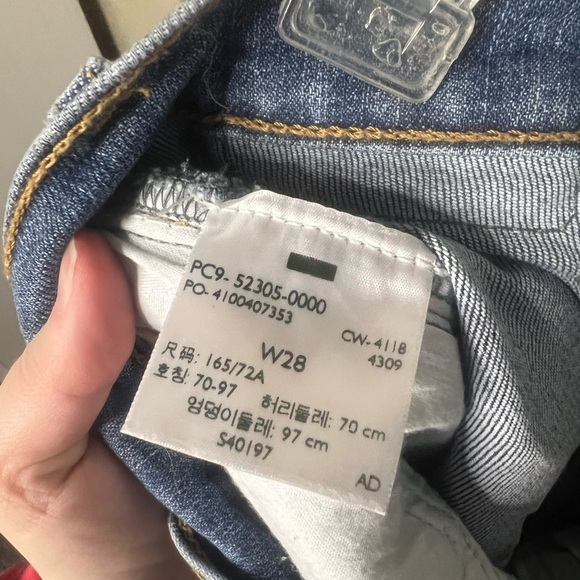 Levi’s Wedgie Button Fly Skinny Jean - Picture 13 of 13